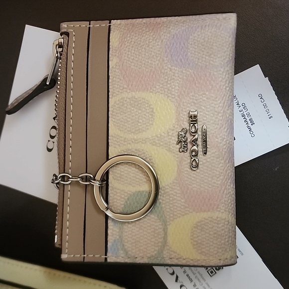Coach Nwt Pastel Card Holder w/ Photo ID & TOP ZIP Section - Picture 7 of 7